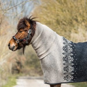 KIDKA TURTLENECK BLANKET BEIGE